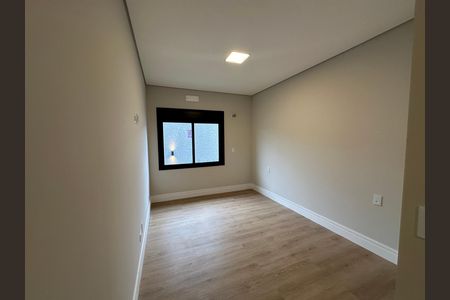 Casa de condomínio à venda com 323m², 4 quartos e 6 vagas Casa de condomínio à venda com 323m², 4 quartos e 6 vagasSuíte 4