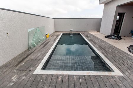 Casa de condomínio à venda com 323m², 4 quartos e 6 vagasPiscina