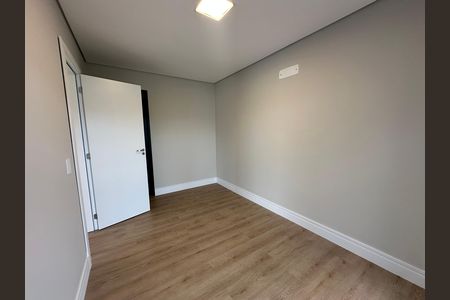 Casa de condomínio à venda com 323m², 4 quartos e 6 vagas Casa de condomínio à venda com 323m², 4 quartos e 6 vagasSuíte 1