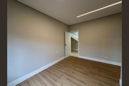 Casa de condomínio à venda com 323m², 4 quartos e 6 vagas Casa de condomínio à venda com 323m², 4 quartos e 6 vagasSuíte 2
