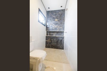 Casa de condomínio à venda com 323m², 4 quartos e 6 vagasBanheiro da Suíte