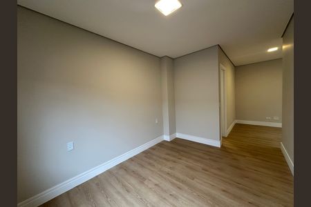Casa de condomínio à venda com 323m², 4 quartos e 6 vagas Casa de condomínio à venda com 323m², 4 quartos e 6 vagasSuíte 4