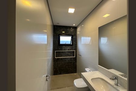 Casa de condomínio à venda com 323m², 4 quartos e 6 vagas Casa de condomínio à venda com 323m², 4 quartos e 6 vagasBanheiro da Suíte 3
