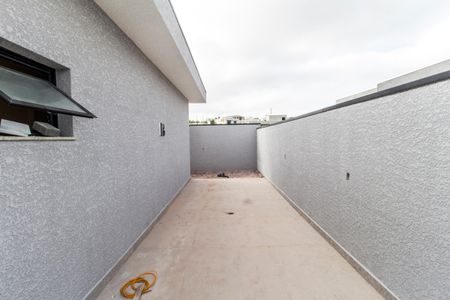 Casa de condomínio à venda com 323m², 4 quartos e 6 vagasQuintal