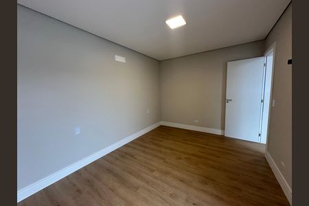 Casa de condomínio à venda com 323m², 4 quartos e 6 vagas Casa de condomínio à venda com 323m², 4 quartos e 6 vagasSuíte 1
