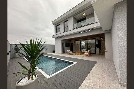 Casa de condomínio à venda com 323m², 4 quartos e 6 vagas Casa de condomínio à venda com 323m², 4 quartos e 6 vagasPiscina