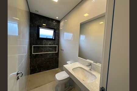 Casa de condomínio à venda com 323m², 4 quartos e 6 vagas Casa de condomínio à venda com 323m², 4 quartos e 6 vagasBanheiro da Suíte 3