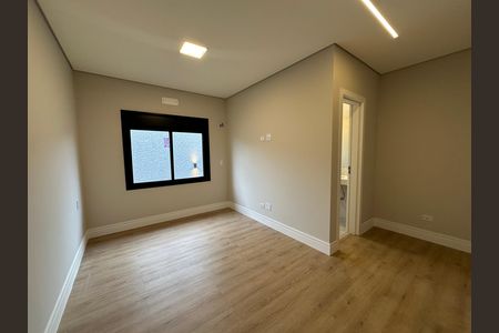 Casa de condomínio à venda com 323m², 4 quartos e 6 vagas Casa de condomínio à venda com 323m², 4 quartos e 6 vagasSuíte 3