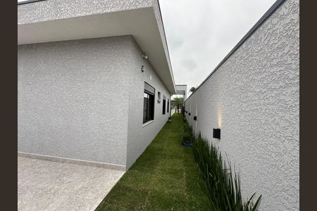 Casa de condomínio à venda com 323m², 4 quartos e 6 vagas Casa de condomínio à venda com 323m², 4 quartos e 6 vagasQuintal
