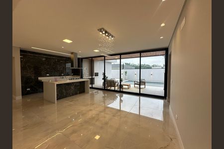 Casa de condomínio à venda com 323m², 4 quartos e 6 vagas Casa de condomínio à venda com 323m², 4 quartos e 6 vagasSala
