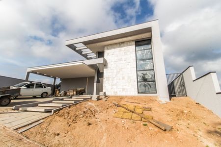 Casa de condomínio à venda com 323m², 4 quartos e 6 vagasVista da Rua
