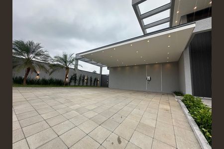Casa de condomínio à venda com 323m², 4 quartos e 6 vagas Casa de condomínio à venda com 323m², 4 quartos e 6 vagasGaragem