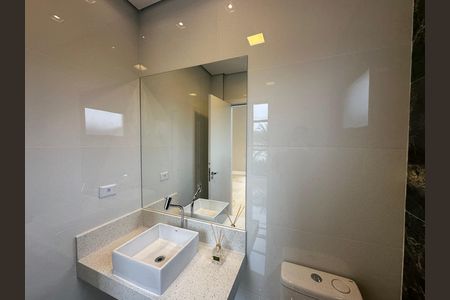 Casa de condomínio à venda com 323m², 4 quartos e 6 vagas Casa de condomínio à venda com 323m², 4 quartos e 6 vagasLavabo