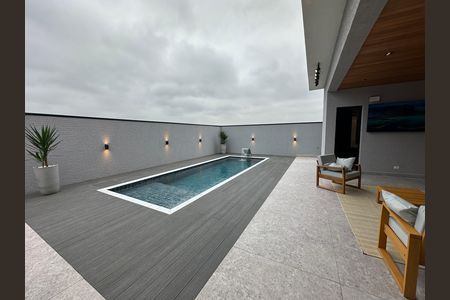 Casa de condomínio à venda com 323m², 4 quartos e 6 vagas Casa de condomínio à venda com 323m², 4 quartos e 6 vagasPiscina
