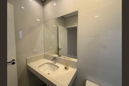 Casa de condomínio à venda com 323m², 4 quartos e 6 vagas Casa de condomínio à venda com 323m², 4 quartos e 6 vagasBanheiro da Suíte 4
