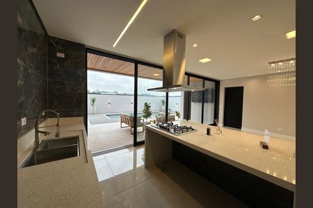Casa de condomínio à venda com 323m², 4 quartos e 6 vagas Casa de condomínio à venda com 323m², 4 quartos e 6 vagasCozinha