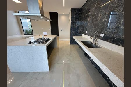 Casa de condomínio à venda com 323m², 4 quartos e 6 vagas Casa de condomínio à venda com 323m², 4 quartos e 6 vagasCozinha