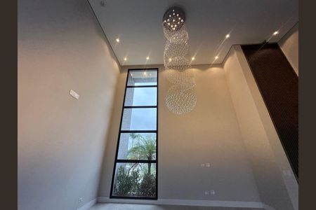 Casa de condomínio à venda com 323m², 4 quartos e 6 vagas Casa de condomínio à venda com 323m², 4 quartos e 6 vagasSala