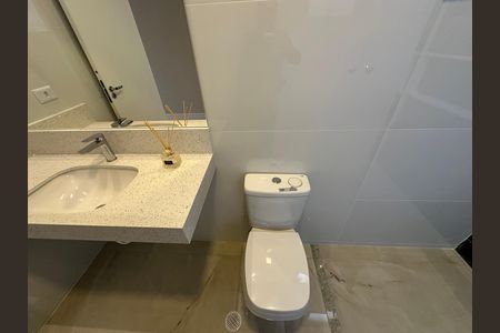 Casa de condomínio à venda com 323m², 4 quartos e 6 vagas Casa de condomínio à venda com 323m², 4 quartos e 6 vagasBanheiro da Suíte 4