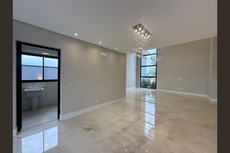 Casa de condomínio à venda com 323m², 4 quartos e 6 vagas Casa de condomínio à venda com 323m², 4 quartos e 6 vagasSala