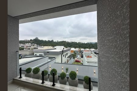 Casa de condomínio à venda com 323m², 4 quartos e 6 vagas Casa de condomínio à venda com 323m², 4 quartos e 6 vagasVaranda