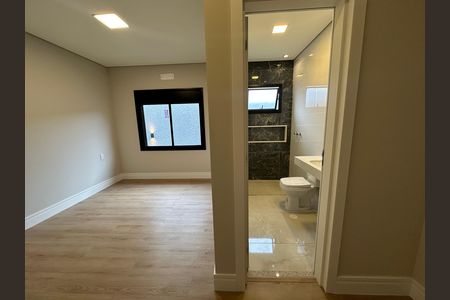 Casa de condomínio à venda com 323m², 4 quartos e 6 vagas Casa de condomínio à venda com 323m², 4 quartos e 6 vagasBanheiro da Suíte 3