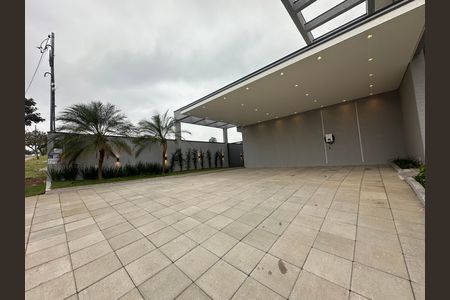 Casa de condomínio à venda com 323m², 4 quartos e 6 vagas Casa de condomínio à venda com 323m², 4 quartos e 6 vagasGaragem