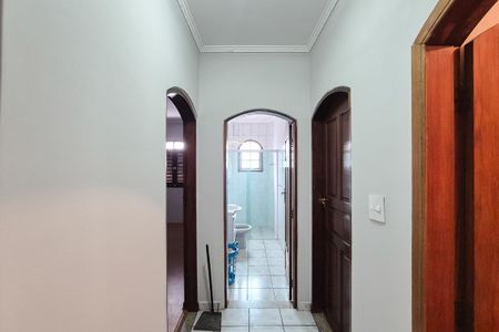 Casa para alugar com 442m², 3 quartos e 2 vagasCorredor