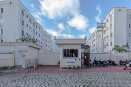 Apartamento para alugar com 55m², 2 quartos e 1 vaga Apartamento para alugar com 55m², 2 quartos e 1 vagaFachada