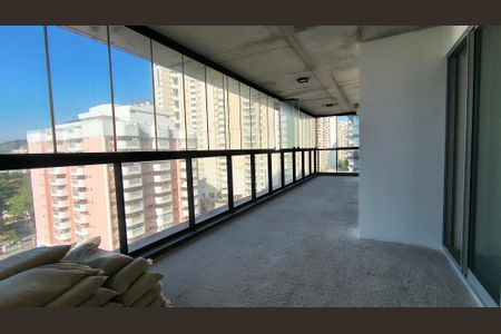 Apartamento à venda com 103m², 3 quartos e 2 vagas Apartamento à venda com 103m², 3 quartos e 2 vagasVaranda