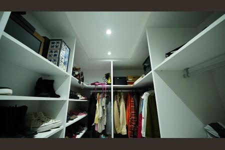 Apartamento à venda com 80m², 3 quartos e 2 vagasCloset da suíte