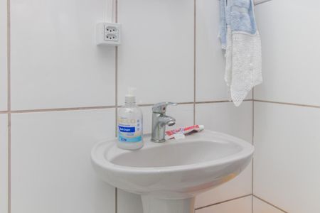 Casa de condomínio à venda com 164m², 4 quartos e 2 vagasBanheiro Social