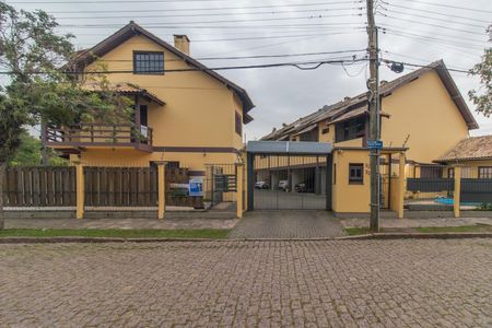 Casa de condomínio à venda com 164m², 4 quartos e 2 vagasFachada