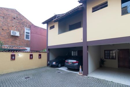 Casa de condomínio à venda com 164m², 4 quartos e 2 vagasFachada
