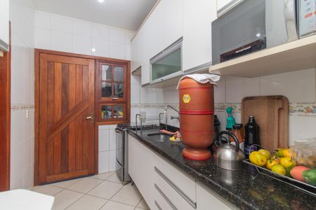 Casa de condomínio à venda com 164m², 4 quartos e 2 vagasCozinha e Área de Serviço