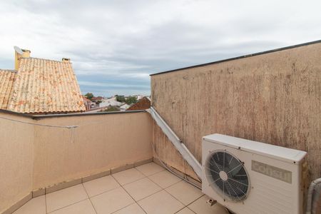 Casa de condomínio à venda com 164m², 4 quartos e 2 vagasVaranda