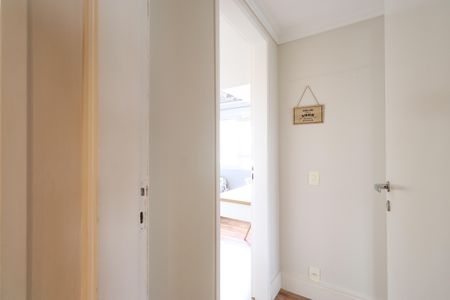 Apartamento à venda com 77m², 3 quartos e 2 vagasCorredor 