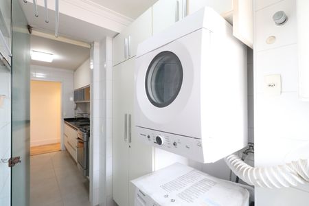 Apartamento à venda com 77m², 3 quartos e 2 vagasCozinha e Área de serviço 