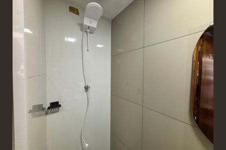 Banheiro 1 de casa para alugar com 1 quarto, 64m² em Vila Doutor Eiras, São Paulo