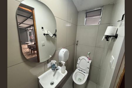 Banheiro 1 de casa para alugar com 1 quarto, 64m² em Vila Doutor Eiras, São Paulo