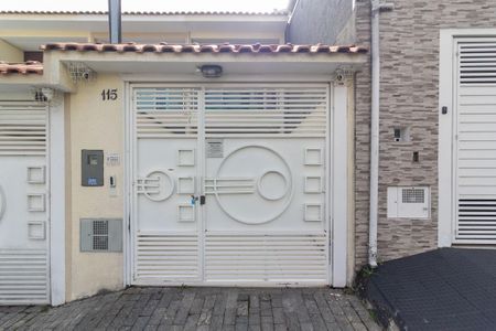 Fachada de casa à venda com 3 quartos, 100m² em Vila Campo Grande, São Paulo