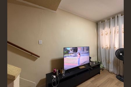 Sala de casa à venda com 2 quartos, 110m² em Jardim Santo Elias, São Paulo