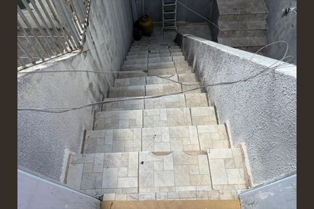Casa à venda com 110m², 2 quartos e 1 vagaEscada