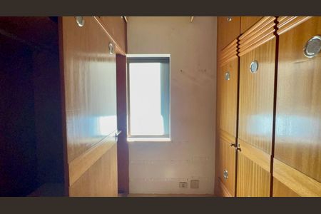 Casa para alugar com 420m², 4 quartos e 3 vagas Casa para alugar com 420m², 4 quartos e 3 vagasCloset da suíte 3