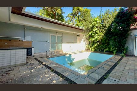 Casa para alugar com 420m², 4 quartos e 3 vagas Casa para alugar com 420m², 4 quartos e 3 vagasPiscina