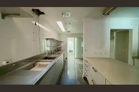 Casa para alugar com 420m², 4 quartos e 3 vagas Casa para alugar com 420m², 4 quartos e 3 vagasCozinha