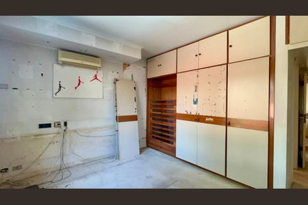 Casa para alugar com 420m², 4 quartos e 3 vagas Casa para alugar com 420m², 4 quartos e 3 vagasSuíte 2