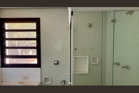 Casa para alugar com 420m², 4 quartos e 3 vagas Casa para alugar com 420m², 4 quartos e 3 vagasBanheiro da Suíte 3