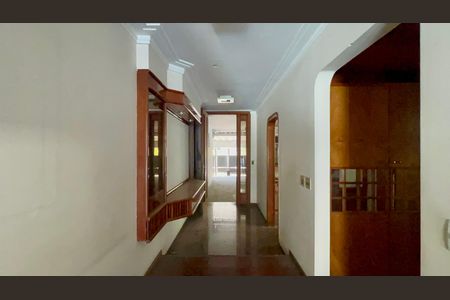 Casa para alugar com 420m², 4 quartos e 3 vagas Casa para alugar com 420m², 4 quartos e 3 vagasEntrada