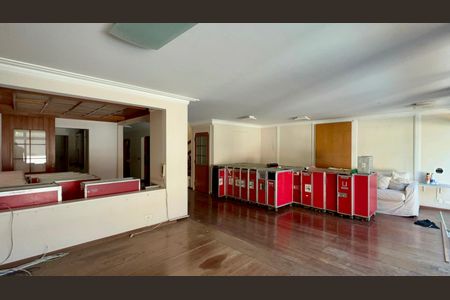 Casa para alugar com 420m², 4 quartos e 3 vagas Casa para alugar com 420m², 4 quartos e 3 vagasSala